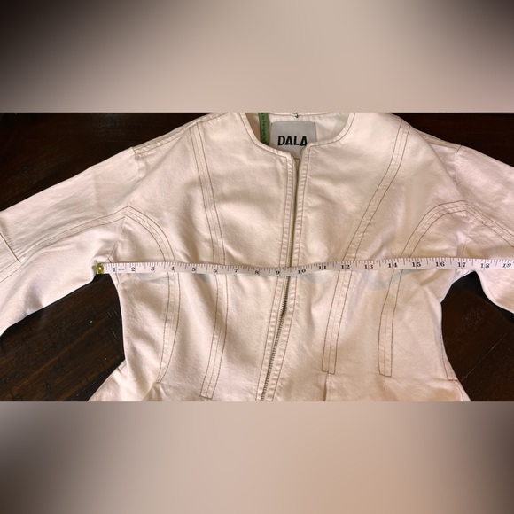 Elegant Cream Peplum Blazer - Picture 7 of 12